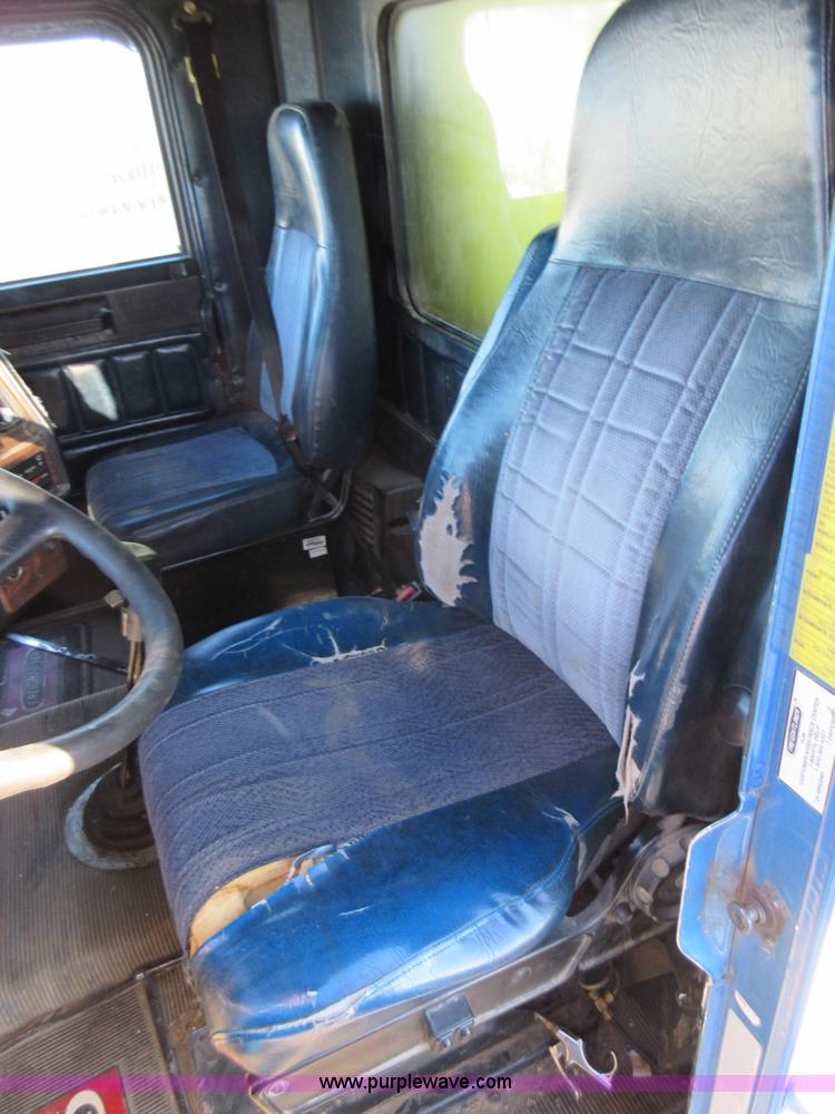 image for item K7544 2000 Freightliner FLD120 fuel truck