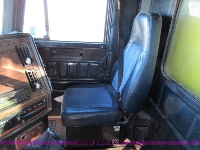 image for item K7544 2000 Freightliner FLD120 fuel truck