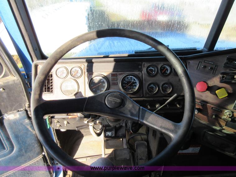 image for item K7544 2000 Freightliner FLD120 fuel truck