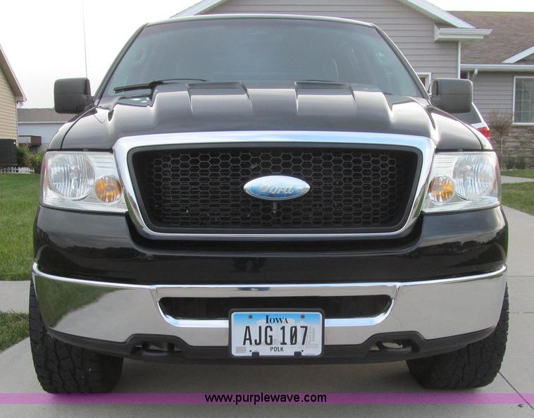 image for item L1819 2007 Ford F150 XLT SuperCrew pickup truck