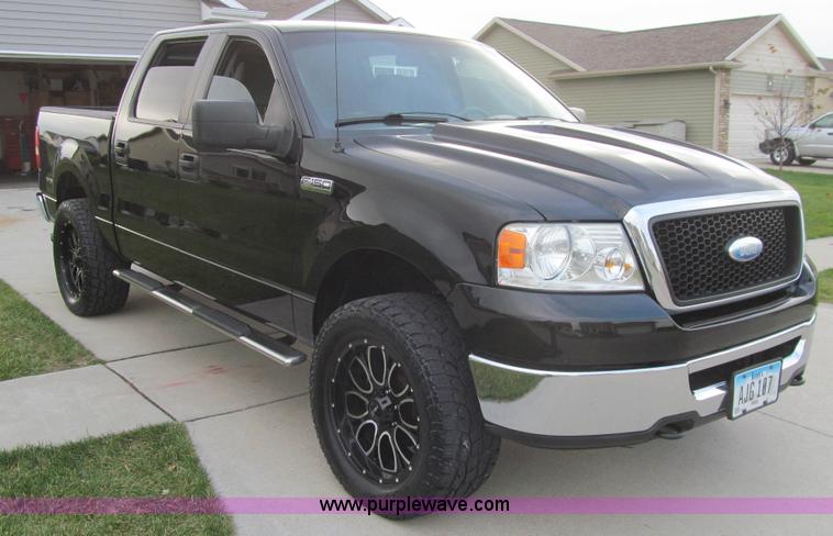 image for item L1819 2007 Ford F150 XLT SuperCrew pickup truck
