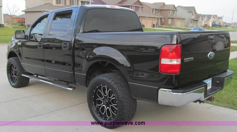 image for item L1819 2007 Ford F150 XLT SuperCrew pickup truck