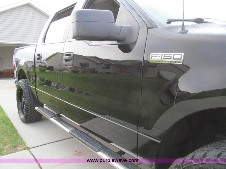 image for item L1819 2007 Ford F150 XLT SuperCrew pickup truck