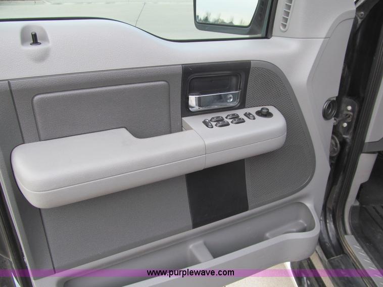 image for item L1819 2007 Ford F150 XLT SuperCrew pickup truck
