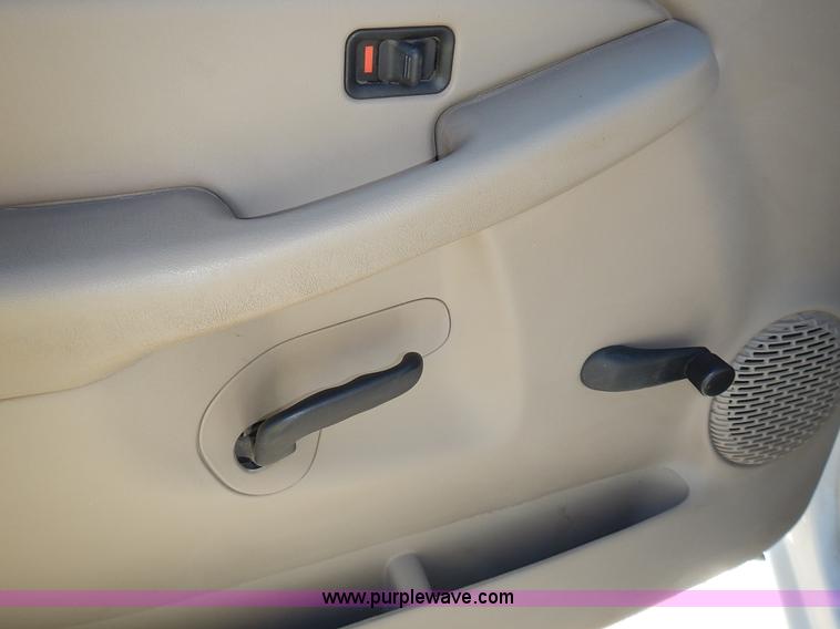 image for item L2372 2004 Chevrolet Silverado 1500 Ext. Cab pickup truck