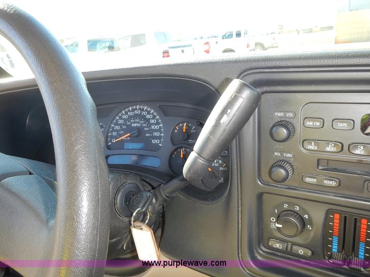 image for item L2372 2004 Chevrolet Silverado 1500 Ext. Cab pickup truck