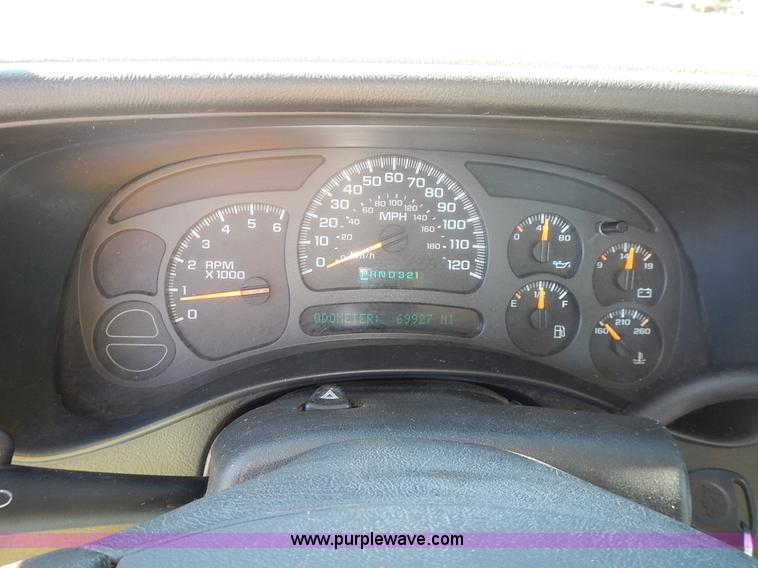 image for item L2372 2004 Chevrolet Silverado 1500 Ext. Cab pickup truck