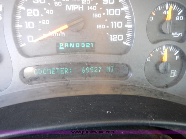 image for item L2372 2004 Chevrolet Silverado 1500 Ext. Cab pickup truck