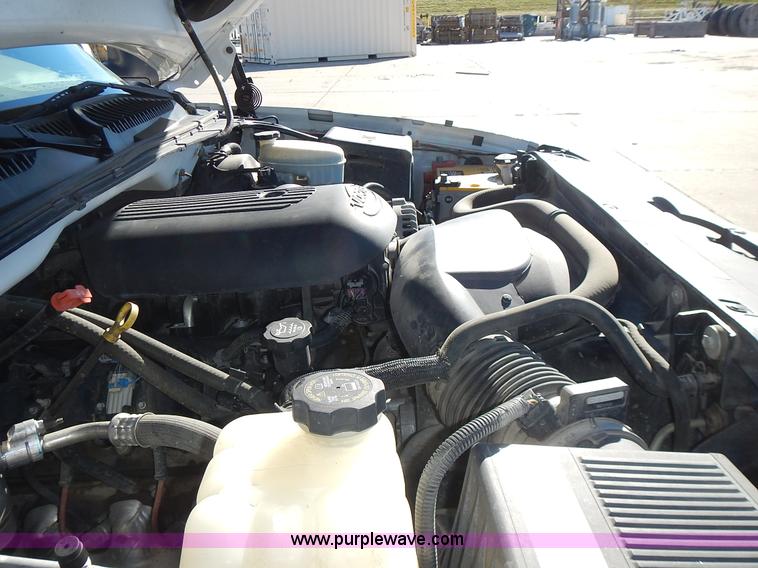 image for item L2372 2004 Chevrolet Silverado 1500 Ext. Cab pickup truck