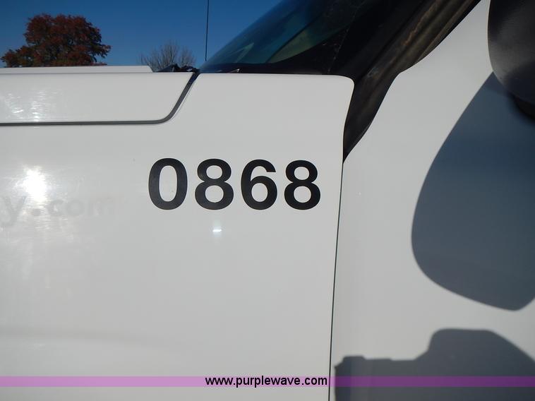 image for item L2372 2004 Chevrolet Silverado 1500 Ext. Cab pickup truck