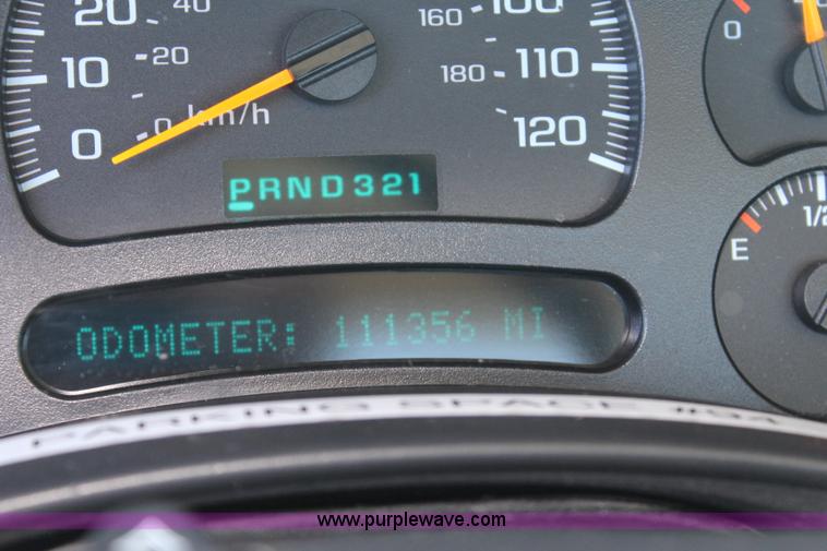 image for item L2375 2005 Chevrolet Silverado 1500 pickup truck