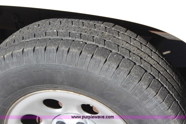 image for item L2375 2005 Chevrolet Silverado 1500 pickup truck