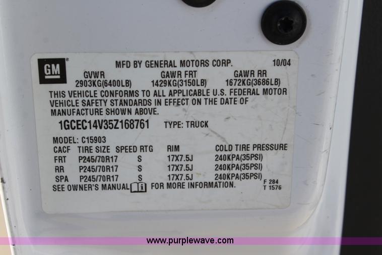 image for item L2375 2005 Chevrolet Silverado 1500 pickup truck