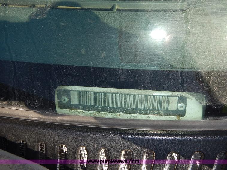 image for item L2377 2004 Chevrolet Silverado 1500 pickup truck