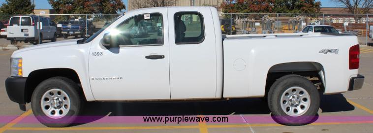 image for item L2378 2008 Chevrolet Silverado 1500 Ext. Cab pickup truck