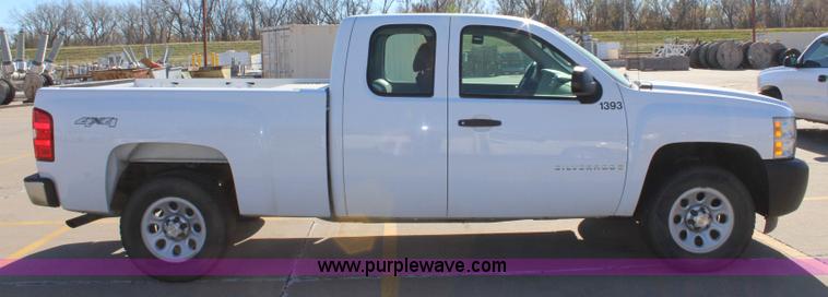 image for item L2378 2008 Chevrolet Silverado 1500 Ext. Cab pickup truck