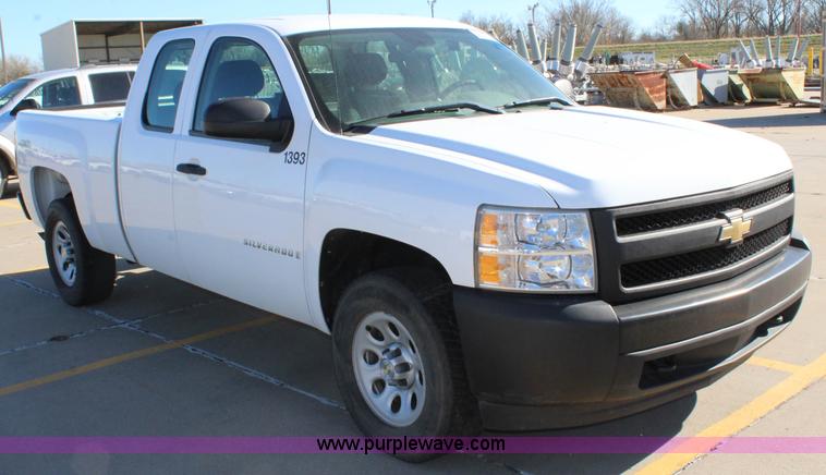 image for item L2378 2008 Chevrolet Silverado 1500 Ext. Cab pickup truck