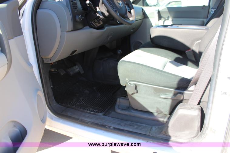 image for item L2378 2008 Chevrolet Silverado 1500 Ext. Cab pickup truck