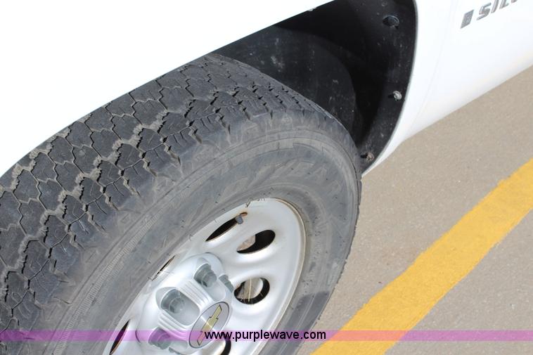 image for item L2378 2008 Chevrolet Silverado 1500 Ext. Cab pickup truck