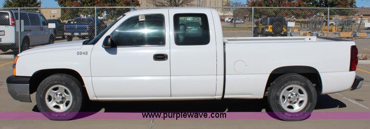 image for item L2382 2004 Chevrolet Silverado 1500 Ext. Cab pickup truck