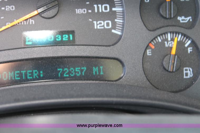 image for item L2382 2004 Chevrolet Silverado 1500 Ext. Cab pickup truck