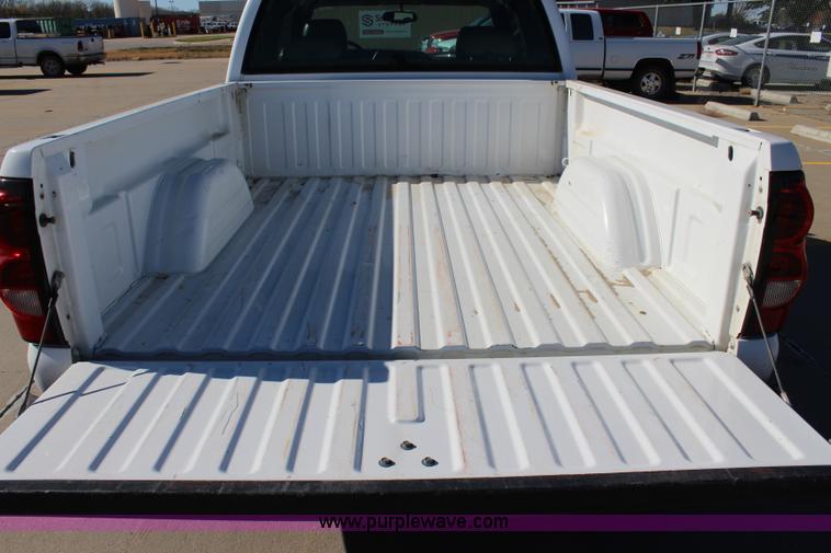 image for item L2382 2004 Chevrolet Silverado 1500 Ext. Cab pickup truck