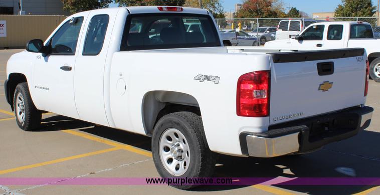 image for item L2383 2008 Chevrolet Silverado 1500 Ext. Cab pickup truck