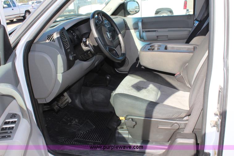 image for item L2383 2008 Chevrolet Silverado 1500 Ext. Cab pickup truck