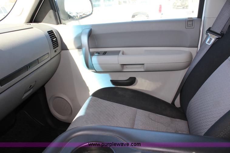 image for item L2383 2008 Chevrolet Silverado 1500 Ext. Cab pickup truck