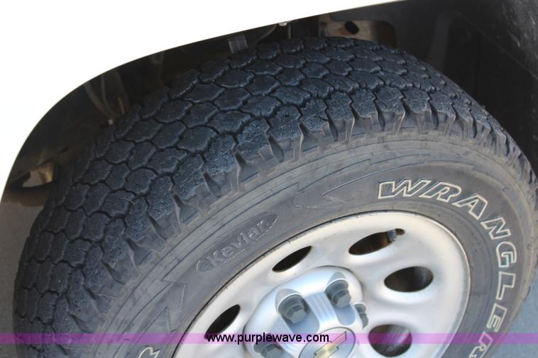 image for item L2383 2008 Chevrolet Silverado 1500 Ext. Cab pickup truck