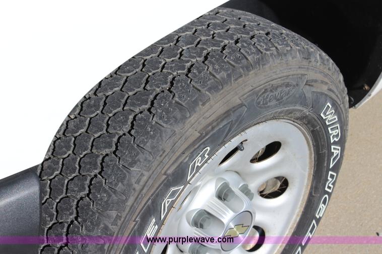 image for item L2383 2008 Chevrolet Silverado 1500 Ext. Cab pickup truck