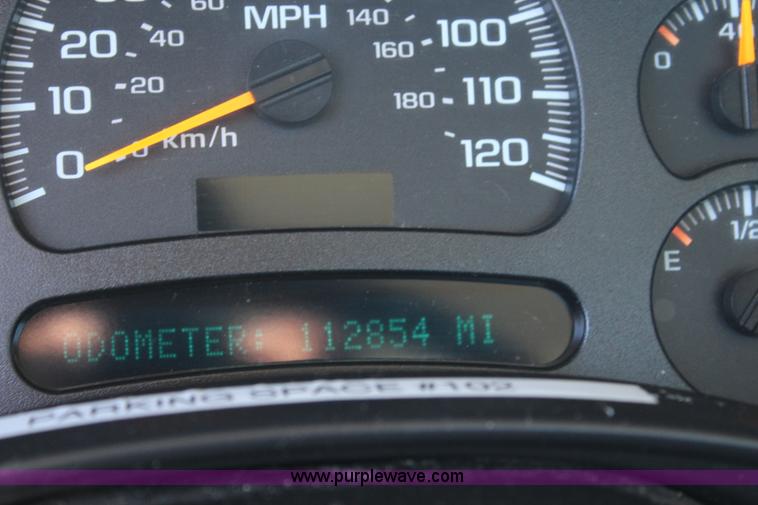 image for item L2384 2005 Chevrolet Silverado 1500 pickup truck