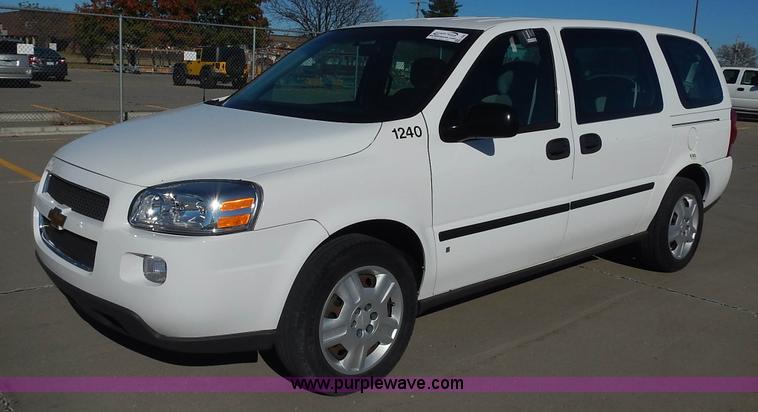 image for item L2390 2007 Chevrolet Uplander LS van