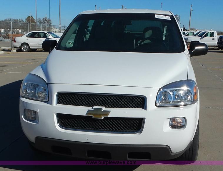 image for item L2390 2007 Chevrolet Uplander LS van