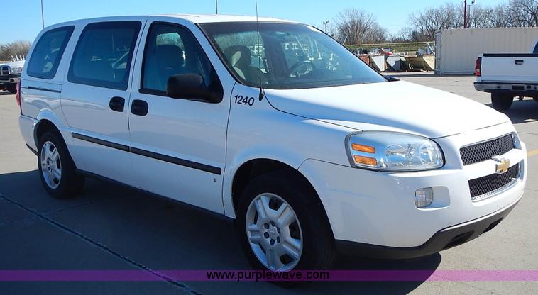 image for item L2390 2007 Chevrolet Uplander LS van