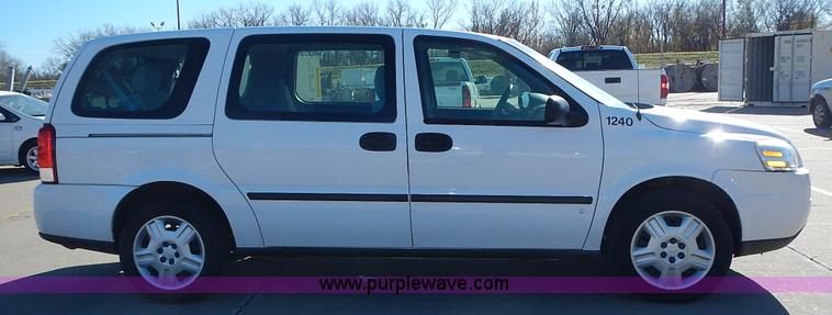image for item L2390 2007 Chevrolet Uplander LS van