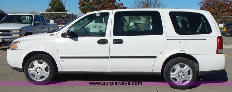 image for item L2390 2007 Chevrolet Uplander LS van