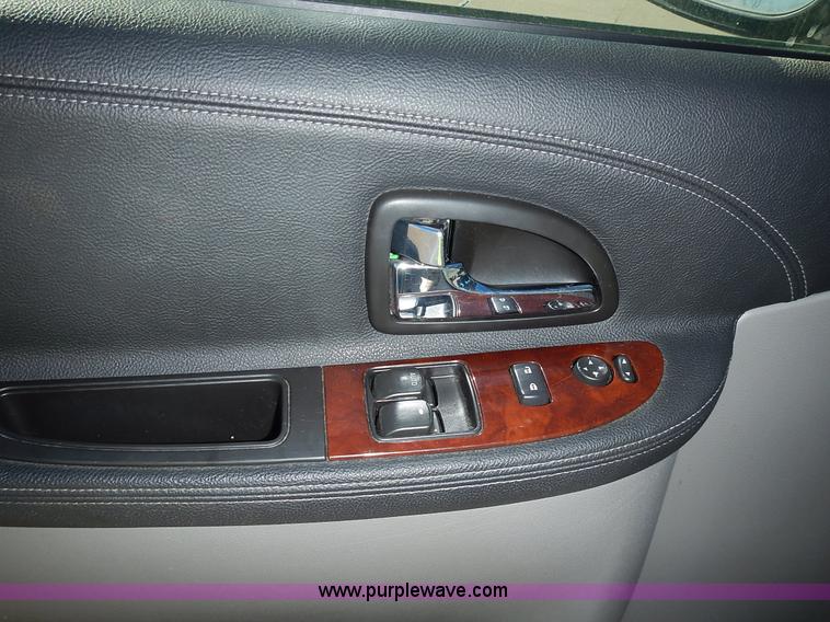 image for item L2390 2007 Chevrolet Uplander LS van