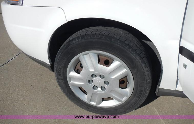 image for item L2390 2007 Chevrolet Uplander LS van
