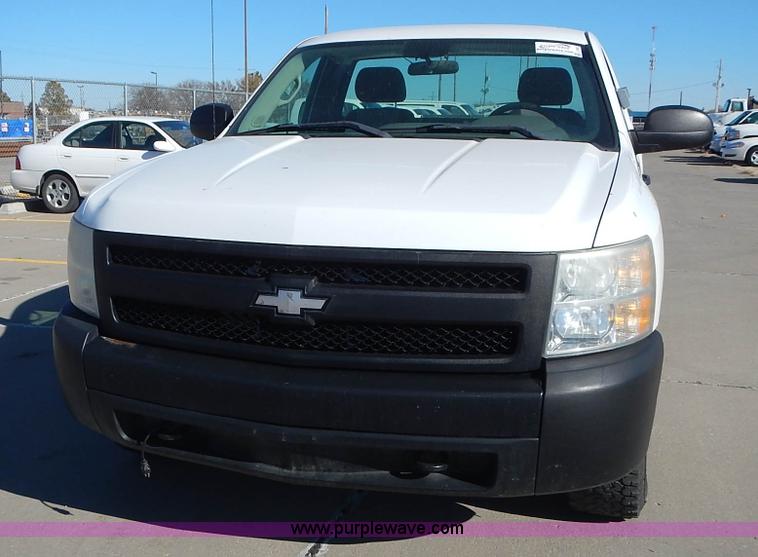 image for item L2393 2008 Chevrolet Silverado 1500 pickup