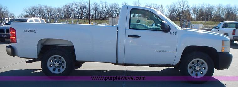 image for item L2393 2008 Chevrolet Silverado 1500 pickup