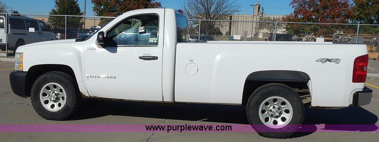 image for item L2393 2008 Chevrolet Silverado 1500 pickup