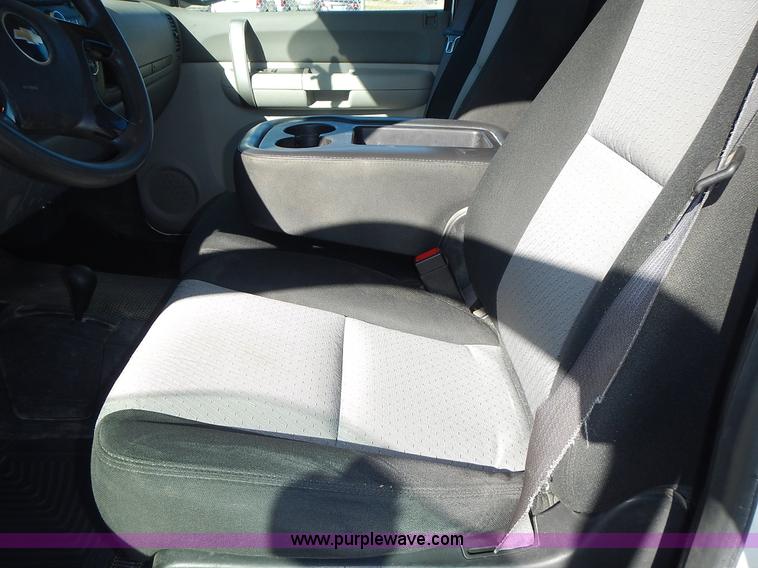 image for item L2393 2008 Chevrolet Silverado 1500 pickup