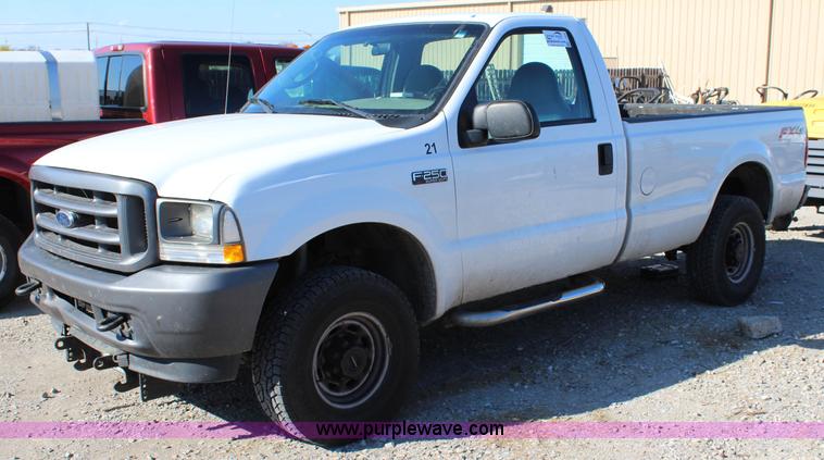 image for item L2408 2004 Ford F250 Super Duty pickup truck
