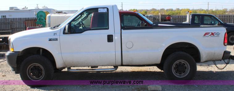 image for item L2408 2004 Ford F250 Super Duty pickup truck