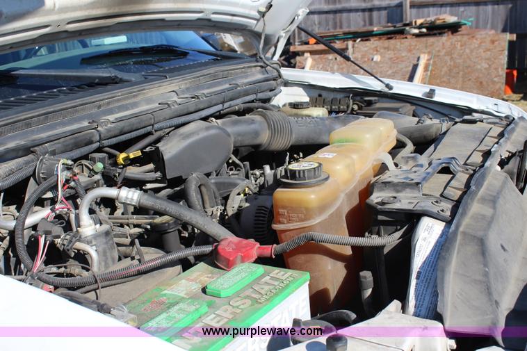 image for item L2408 2004 Ford F250 Super Duty pickup truck