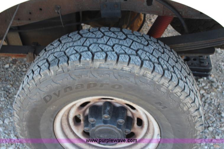 image for item L2408 2004 Ford F250 Super Duty pickup truck