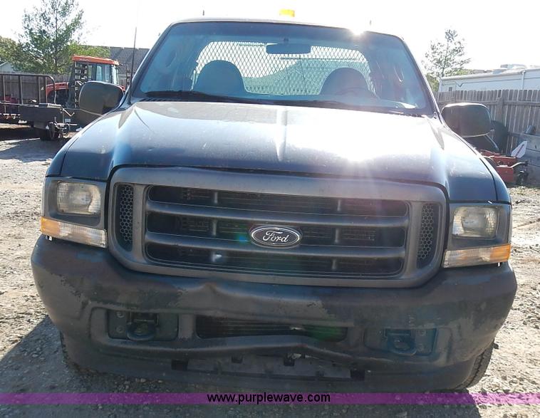 image for item L2409 2003 Ford F250 Super Duty SuperCab pickup truck