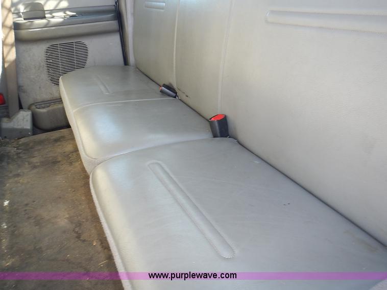 image for item L2409 2003 Ford F250 Super Duty SuperCab pickup truck