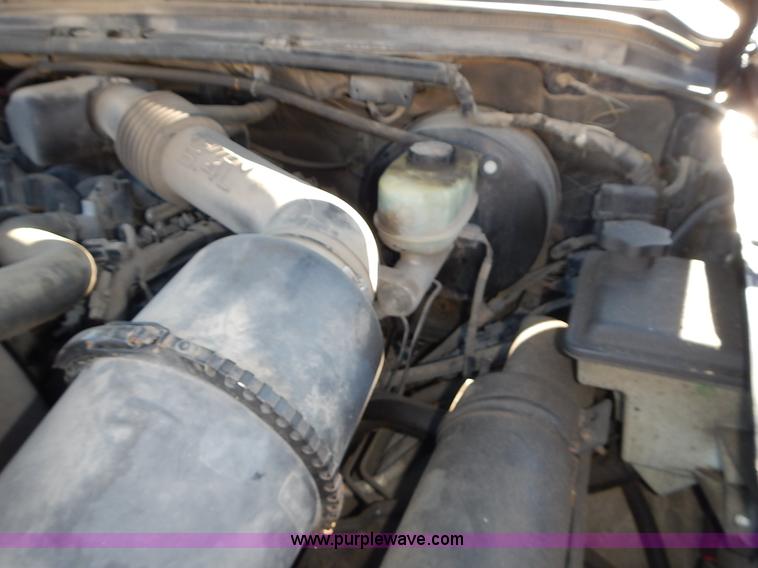 image for item L2409 2003 Ford F250 Super Duty SuperCab pickup truck